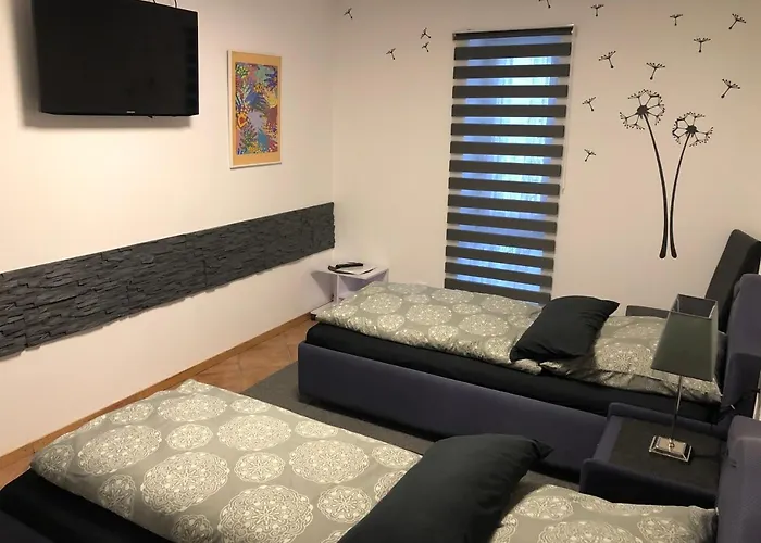 Messezimmer 4u Pensión 3*