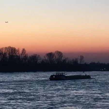 Messezimmer 4u Πανσιόν 3*